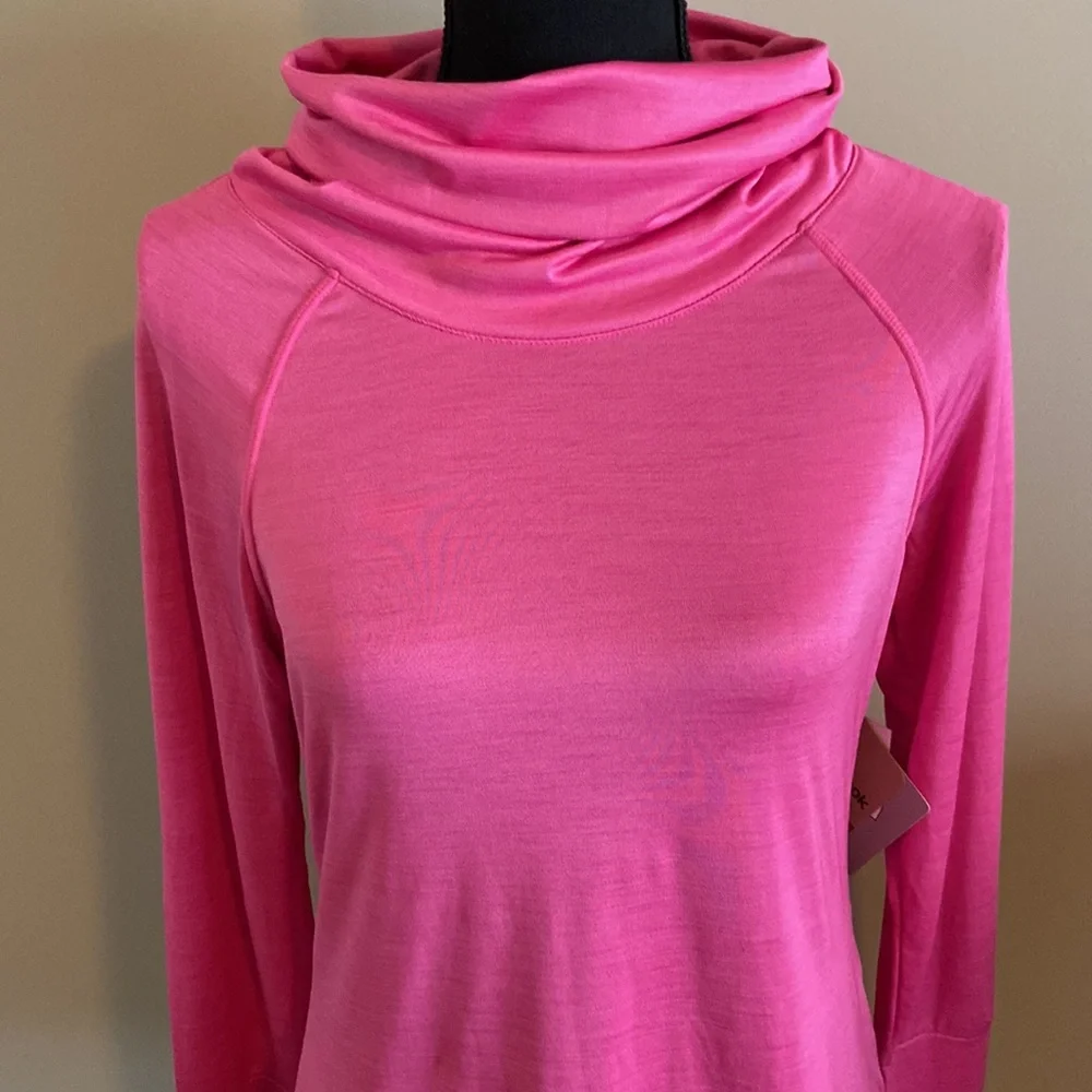 NWT- Pink Reebok runners top.  Barbiecore Vibes!  Slim Fit. Women’s size S. - Picture 7 of 14